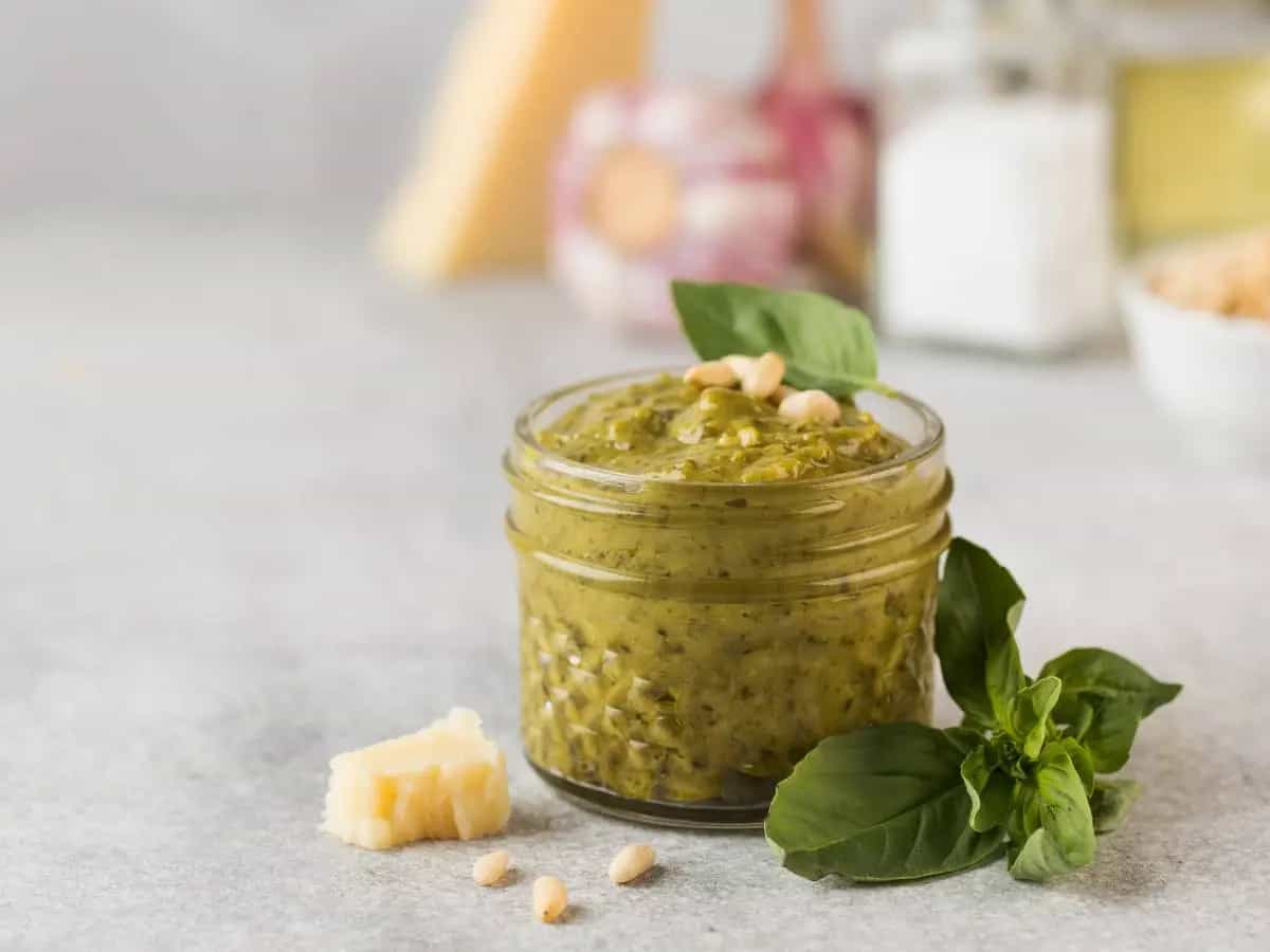 Pesto alla genovese, storia e ricetta originale
