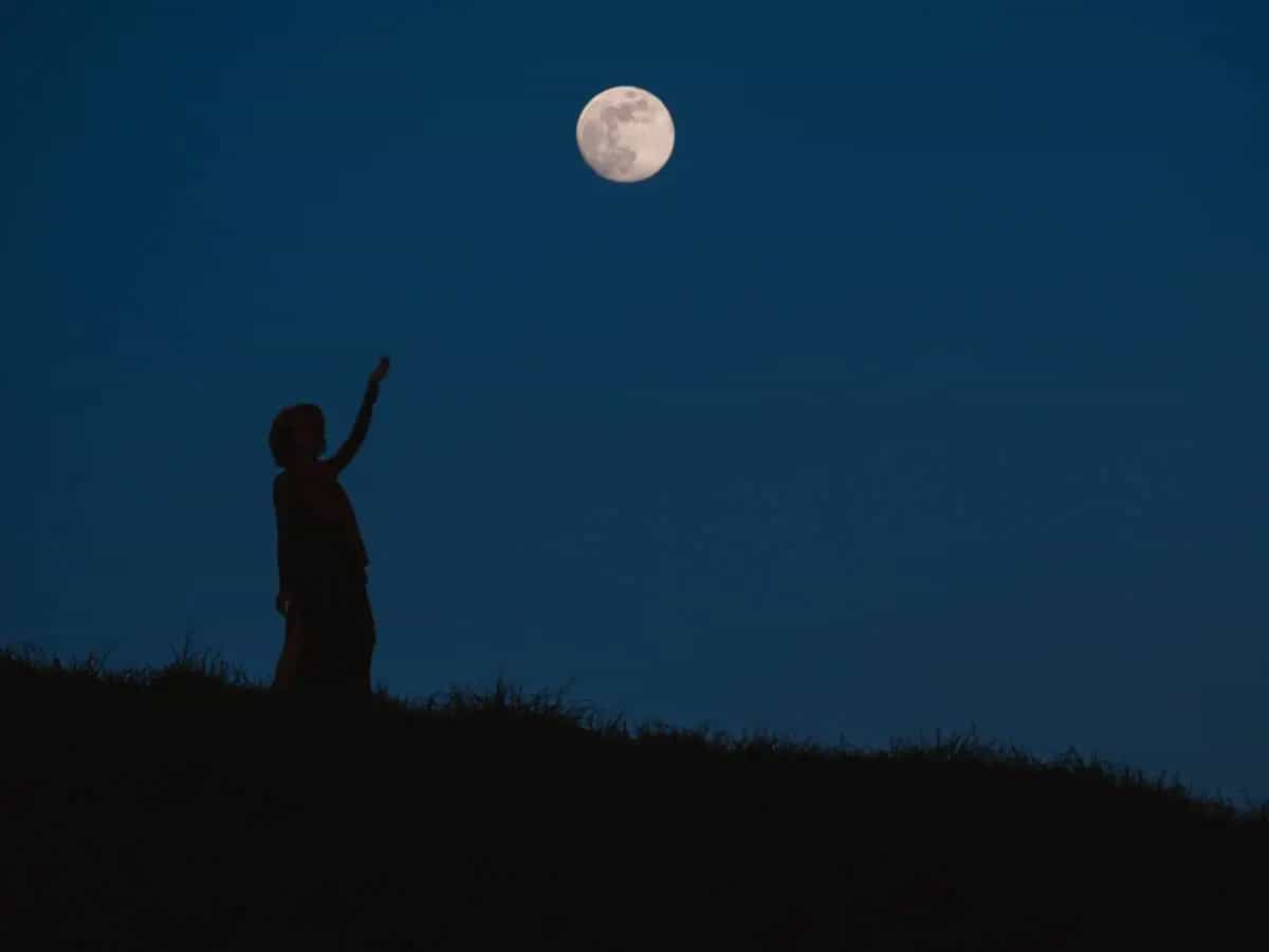 Le poesie più belle sulla luna
