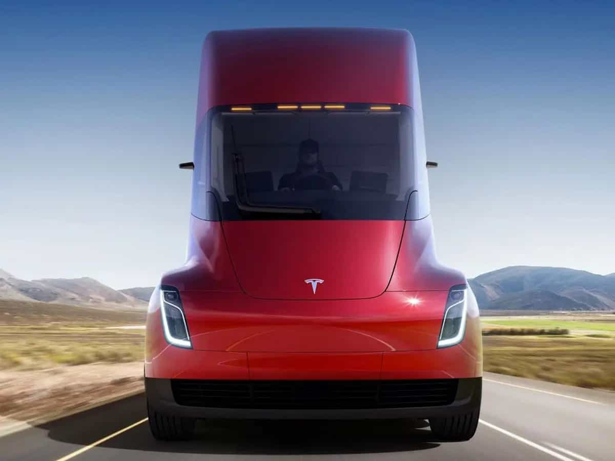 Tesla Semi caratteristiche