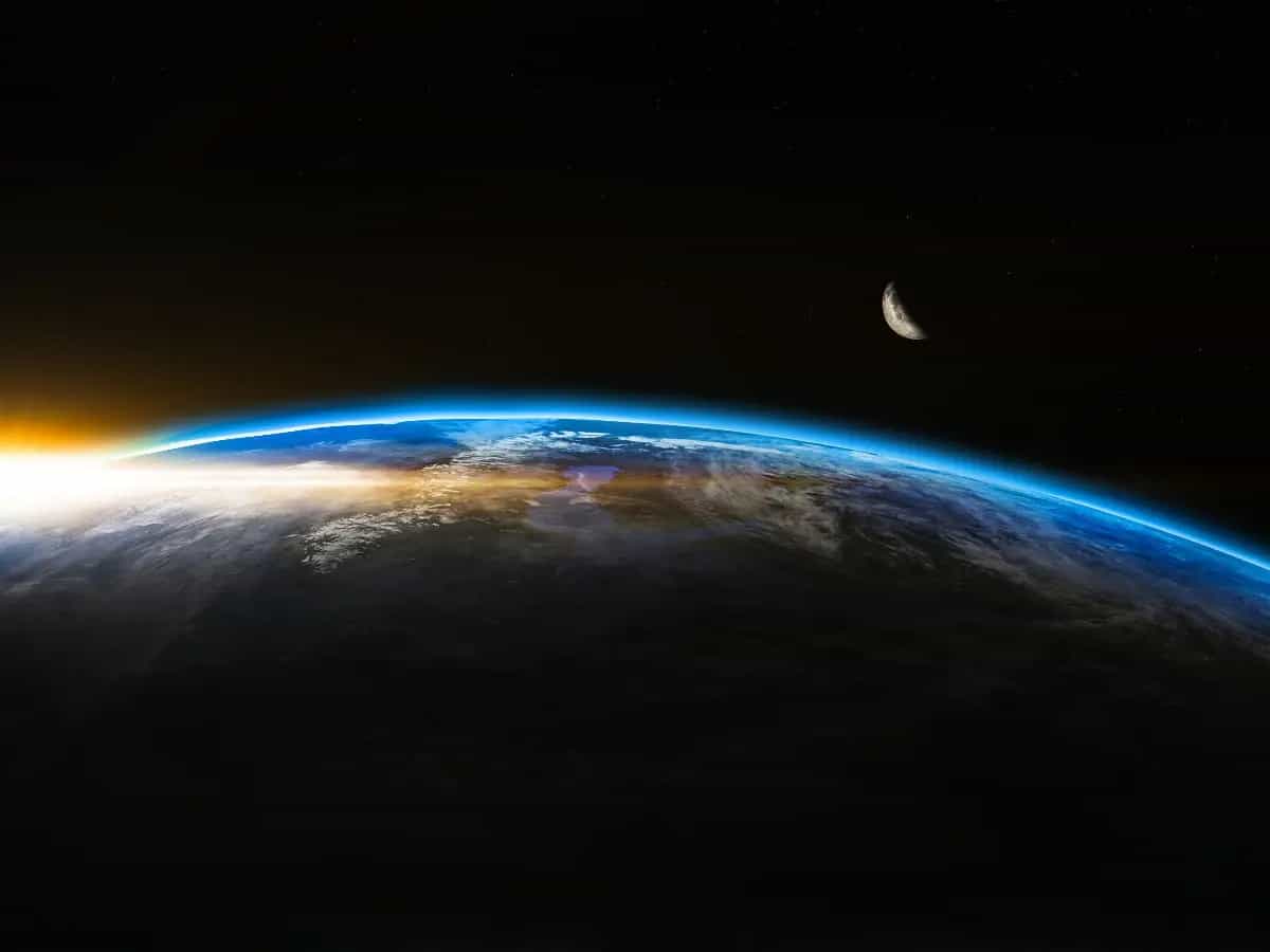 Il pianeta ha perso un po’ del suo potere riflettente. La ragione è l’assottigliarsi dello strato di nuvole che fa da schermo nell’atmosfera