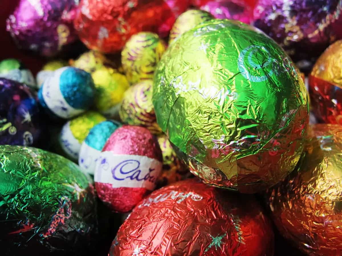 differenziata buttare carta uovo pasqua