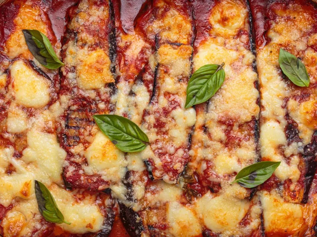 Parmigiana di melanzane, storia e ricetta